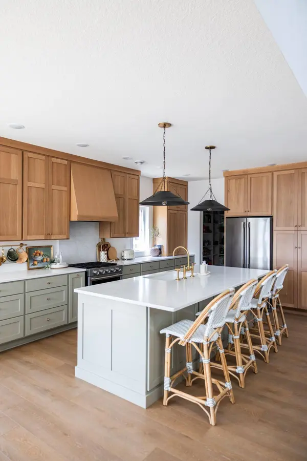 1753 Karnis DR NW, Alexandria, MN 56308