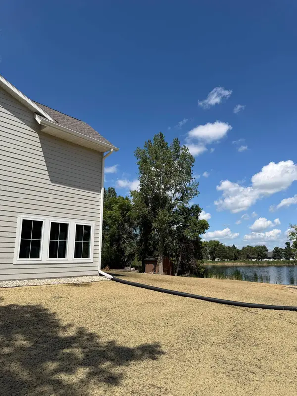 1753 Karnis DR NW, Alexandria, MN 56308