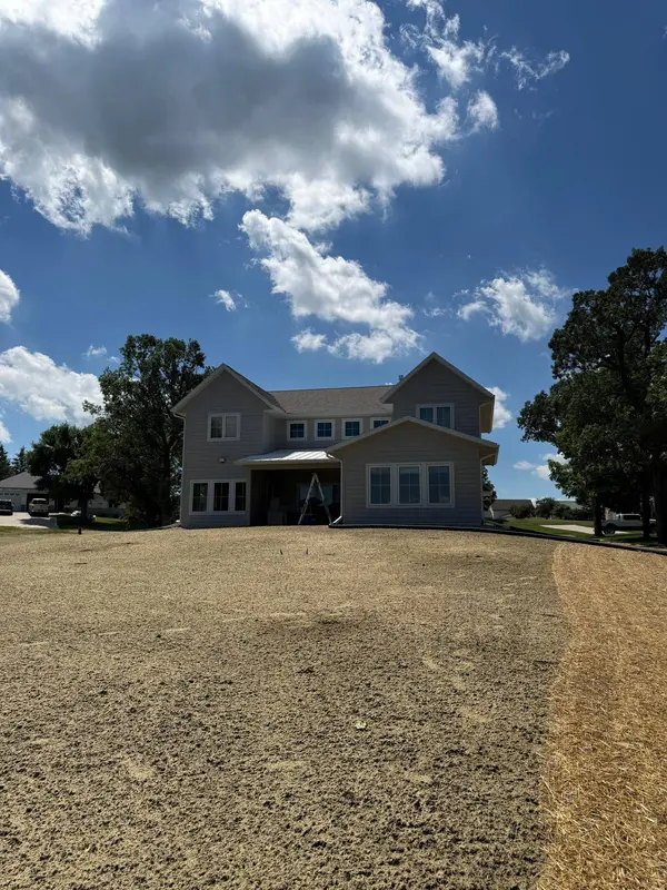1753 Karnis DR NW, Alexandria, MN 56308