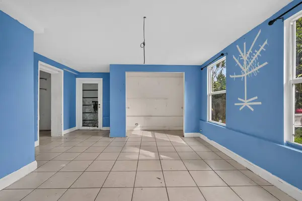14621 LINCOLN BLVD, Miami, FL 33176