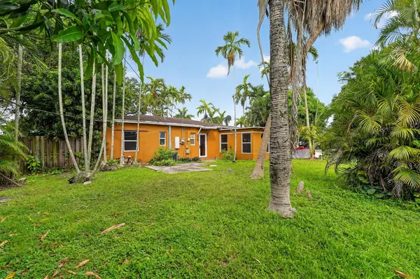 14621 LINCOLN BLVD, Miami, FL 33176