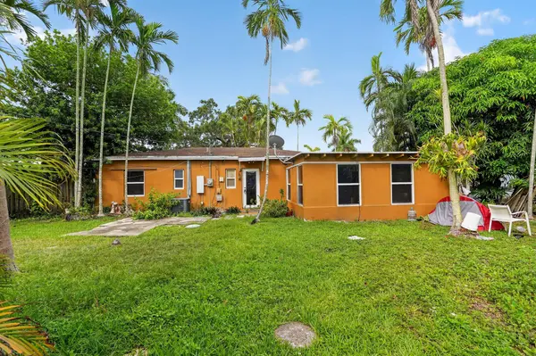 14621 LINCOLN BLVD, Miami, FL 33176