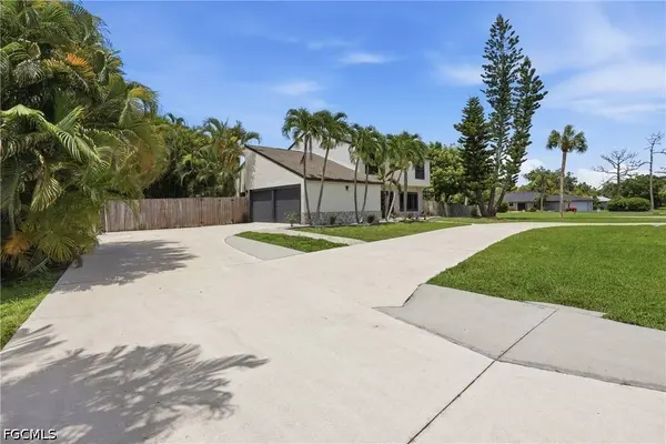 3691 Hyde Park CT, Fort Myers, FL 33908