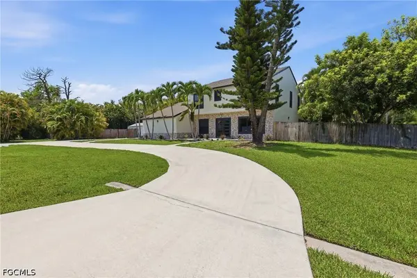3691 Hyde Park CT, Fort Myers, FL 33908