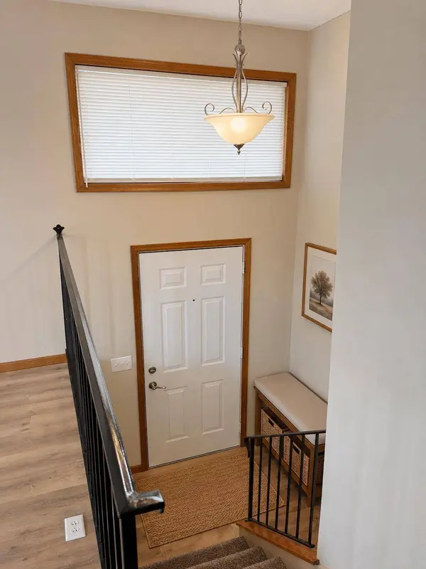 5655 Otter View TRL, White Bear Lake, MN 55110