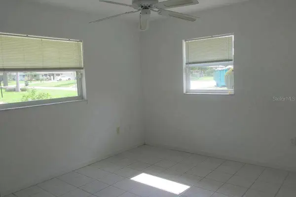 2911 BENTLEY ST, Sarasota, FL 34239