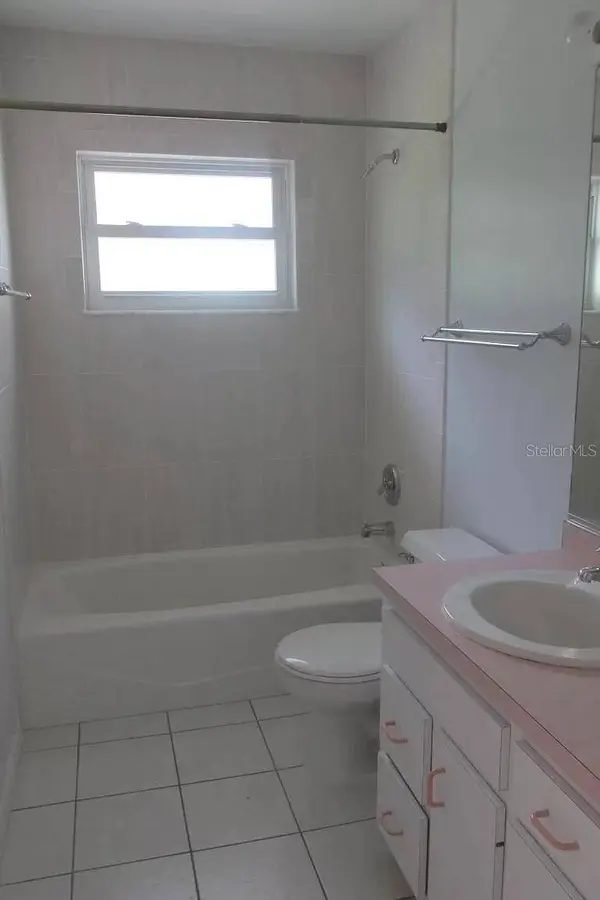 2911 BENTLEY ST, Sarasota, FL 34239