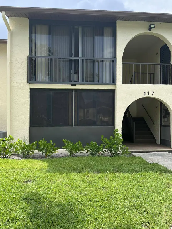 117 LAKE PINE CIR #A-1, Greenacres, FL 33463