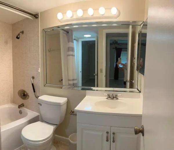 117 LAKE PINE CIR #A-1, Greenacres, FL 33463