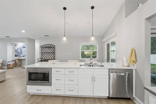9693 58TH ST N, Pinellas Park, FL 33782