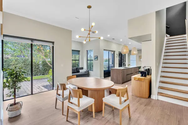 8289 NW 38TH ST, Cooper City, FL 33024