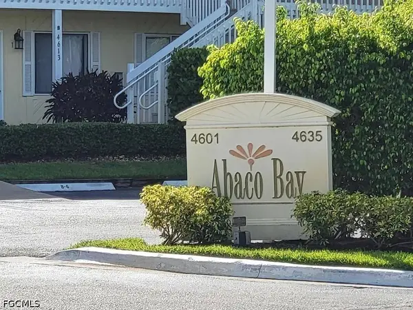 4611 Bayshore DR #O8, Naples, FL 34112