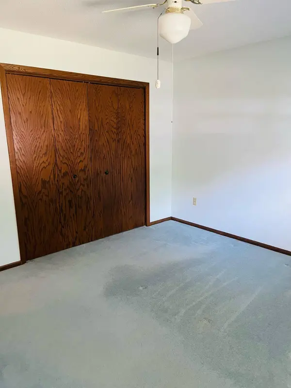 169 Mary CIR, Mankato, MN 56003