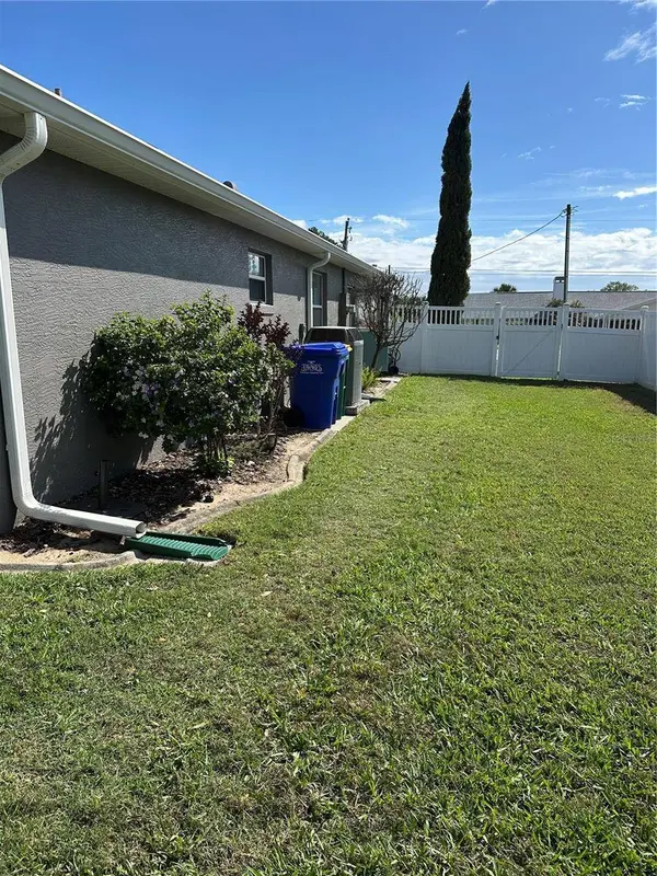 417 ANDERSON DR, Tavares, FL 32778