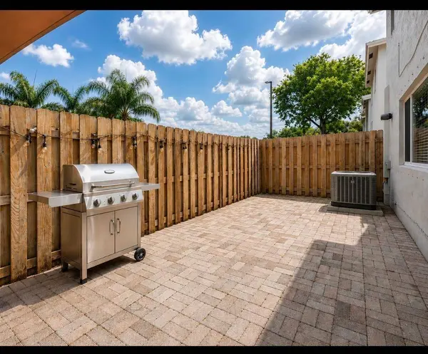 9491 STANLEY LN, Tamarac, FL 33321