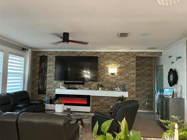 802 FERN LEAF DR, Ruskin, FL 33570