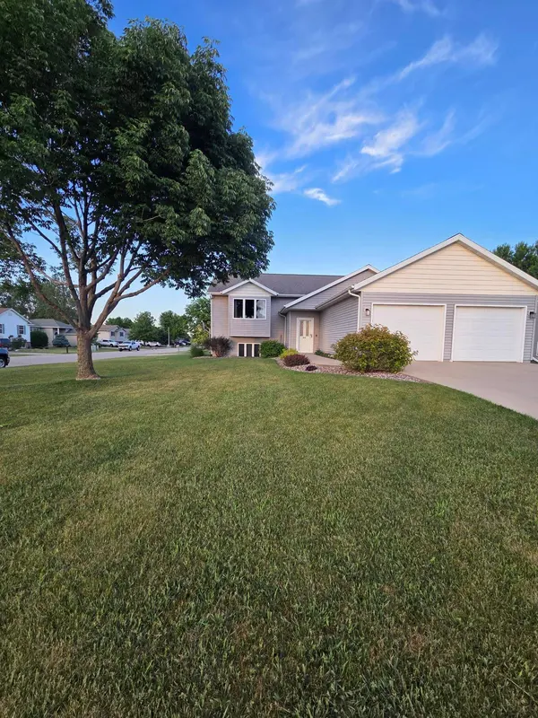 902 Nancy CT SW