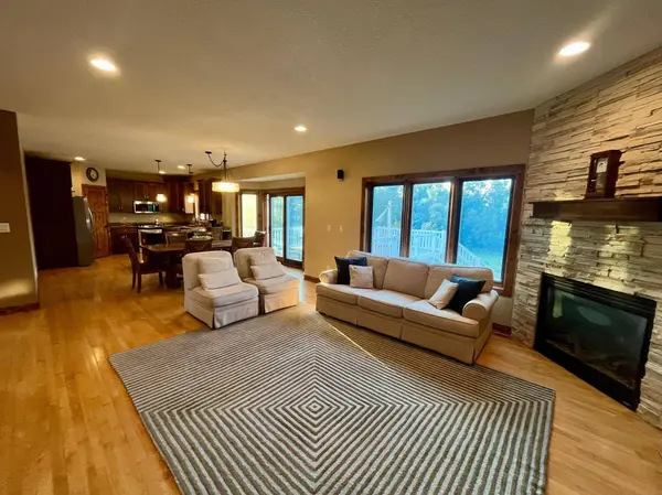 2915 Lake Vista DR NW, Rochester, MN 55901
