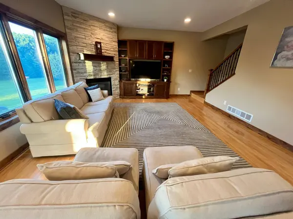 2915 Lake Vista DR NW, Rochester, MN 55901