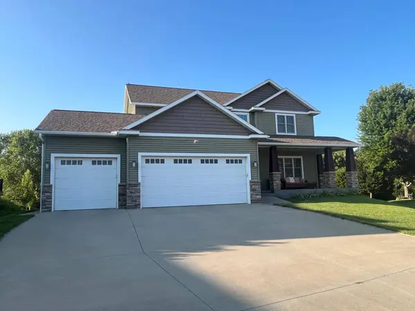 2915 Lake Vista DR NW, Rochester, MN 55901