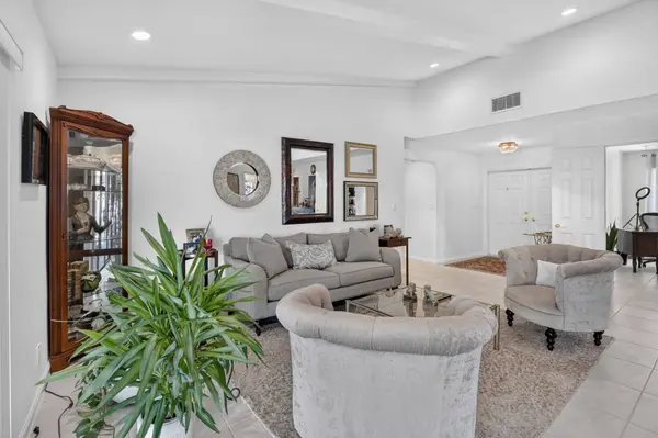 9821 SW 1ST CT, Plantation, FL 33324