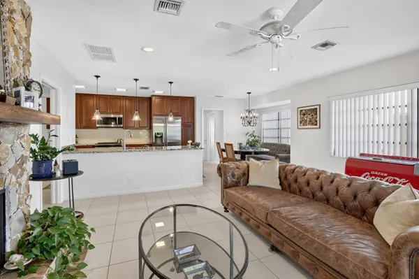 9821 SW 1ST CT, Plantation, FL 33324