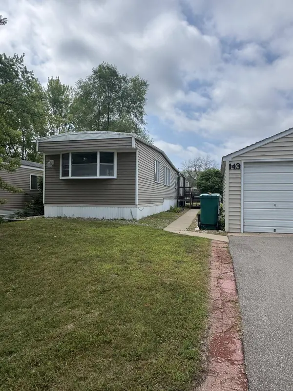 143 Judith DR, Chaska, MN 55318