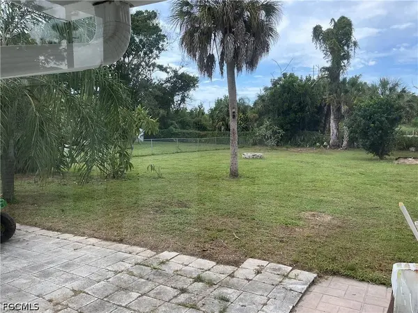 20710 Sandy LN, Estero, FL 33928