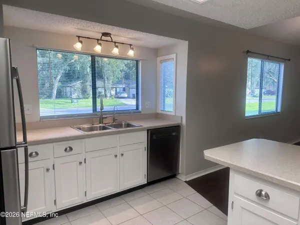 6282 ISLAND FOREST DR, Fleming Island, FL 32003