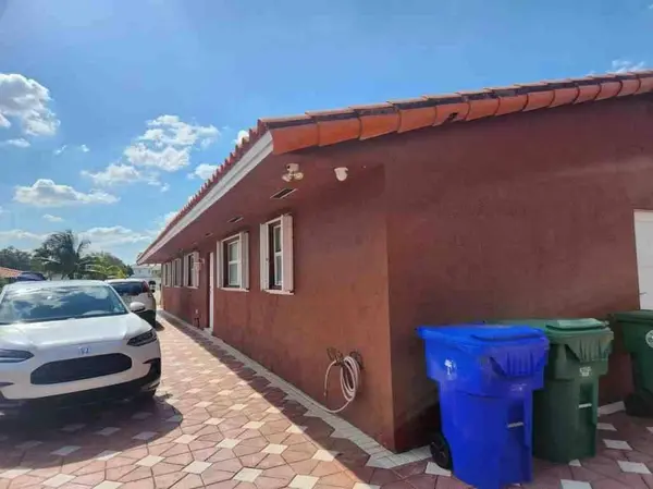 1195 NW 30TH PL, Miami, FL 33125