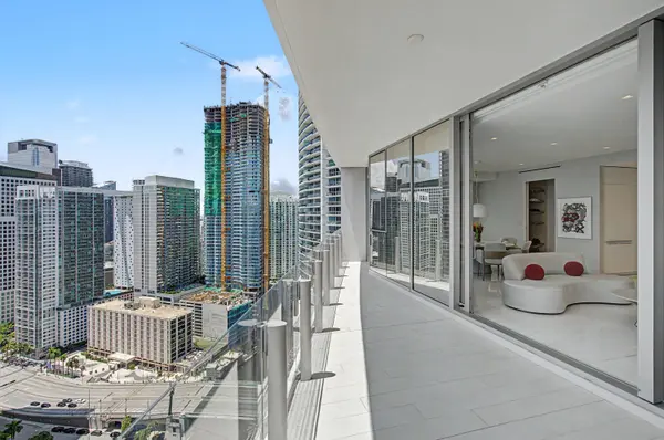 300 BISCAYNE BOULEVARD WAY #3306, Miami, FL 33131
