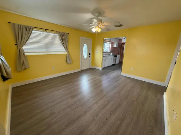 4400 APPLECREST DR, Palm Beach Gardens, FL 33410
