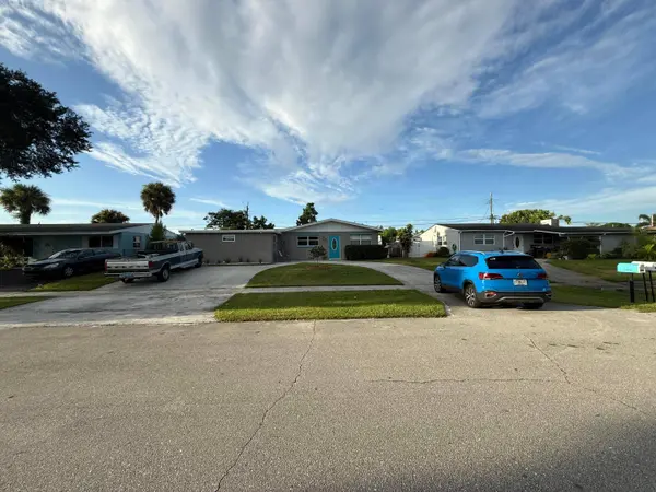 4400 APPLECREST DR, Palm Beach Gardens, FL 33410