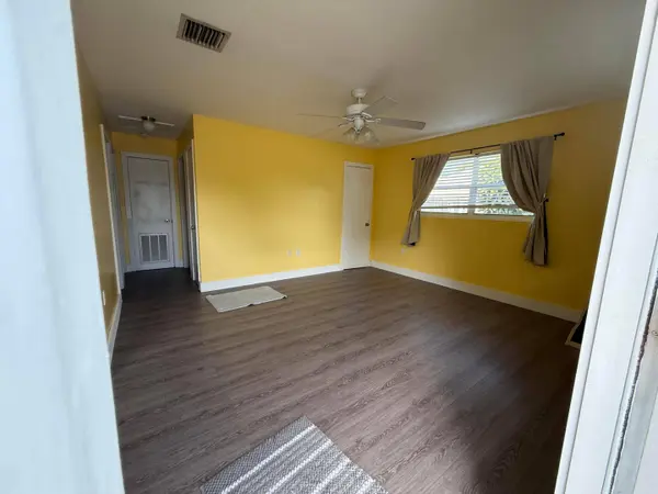 4400 APPLECREST DR, Palm Beach Gardens, FL 33410