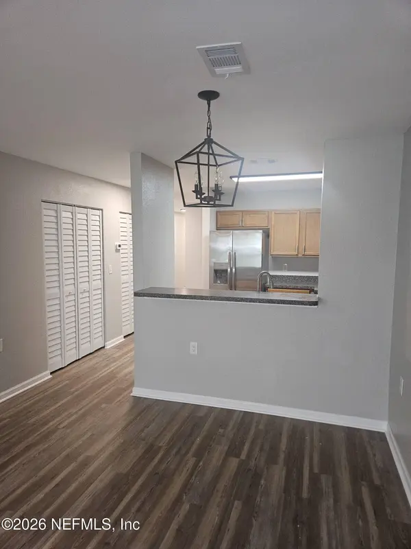 193 OCEANGATE DR, Atlantic Beach, FL 32233