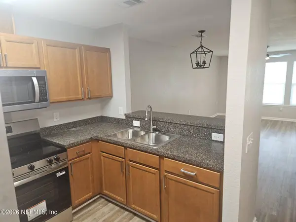193 OCEANGATE DR, Atlantic Beach, FL 32233