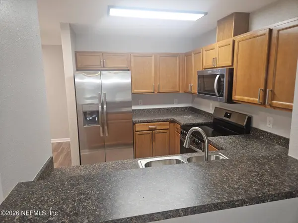 193 OCEANGATE DR, Atlantic Beach, FL 32233