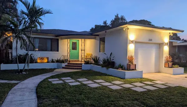 2610 TAYLOR ST, Hollywood, FL 33020