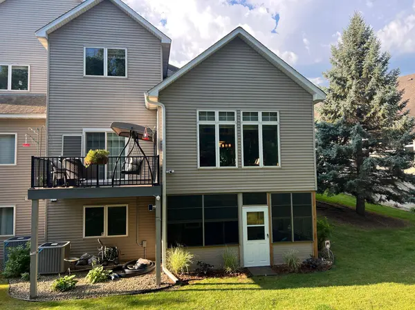 13904 Shoreside CT, Savage, MN 55378