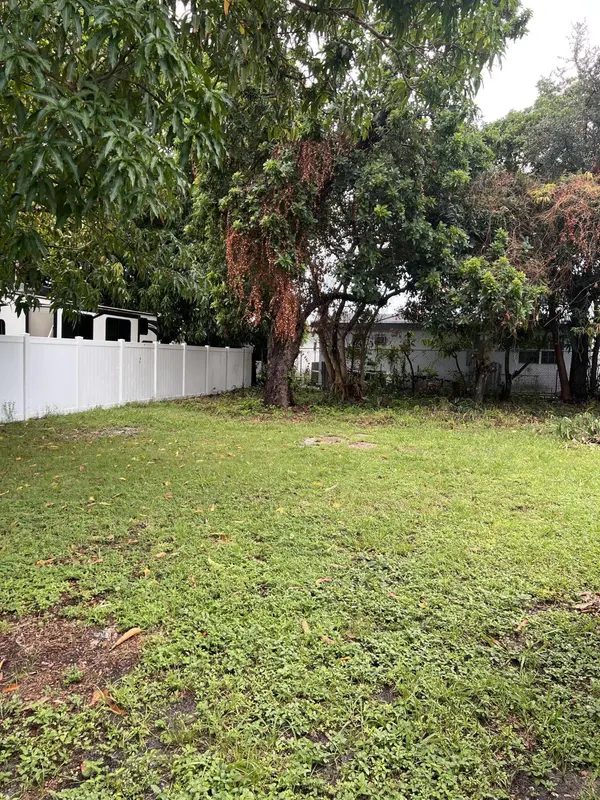 5012 SW 22ND ST, West Park, FL 33023