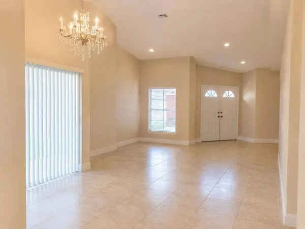 863 NW 122ND AVE, Miami, FL 33182