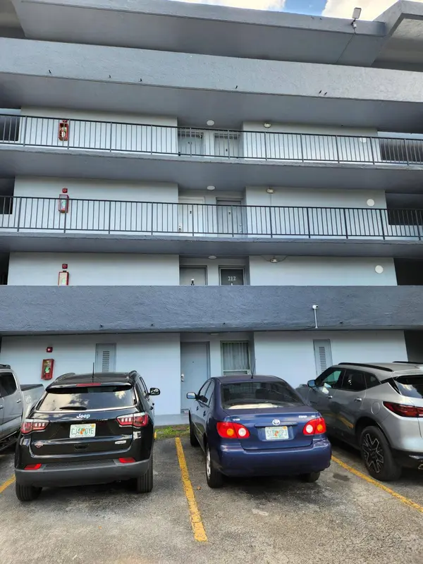 8801 W Flagler ST #407