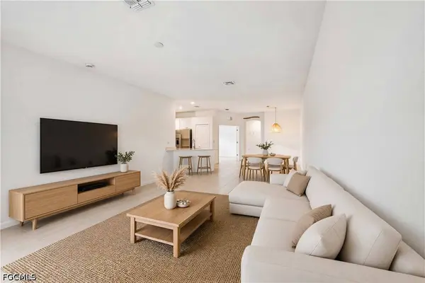 2583 Vine AVE, Naples, FL 34120