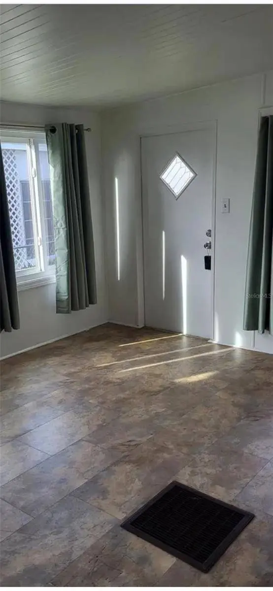 6580 SEMINOLE BLVD #110, Seminole, FL 33772