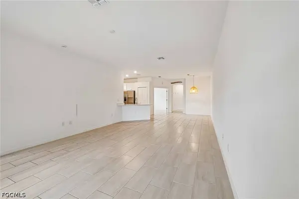 2583 Vine AVE, Naples, FL 34120