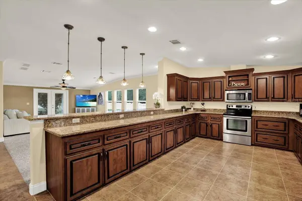 17403 ESTES RD, Lutz, FL 33548