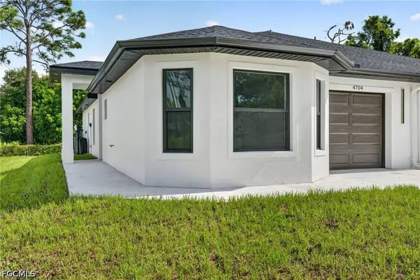 4704-4706 30th ST SW, Lehigh Acres, FL 33973