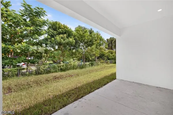 4704-4706 30th ST SW, Lehigh Acres, FL 33973