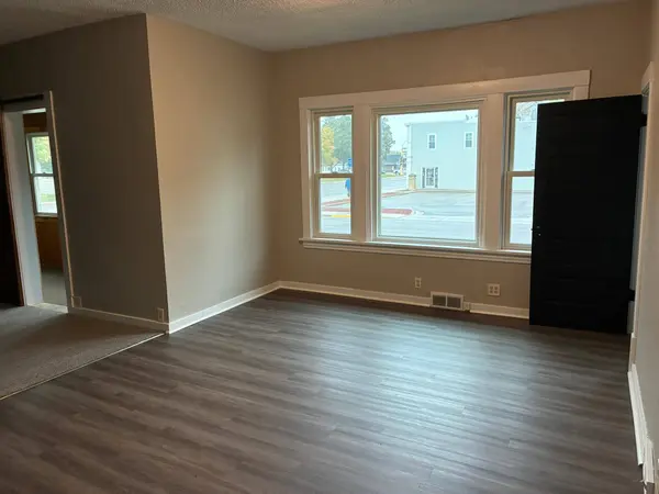 301 W Broadway, Little Falls, MN 56345