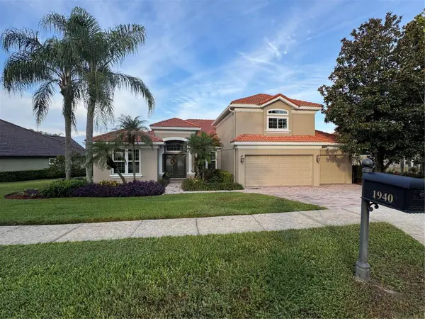 1940 DEERVIEW PL
